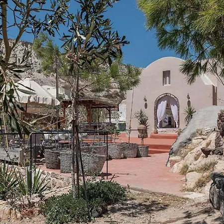 Tebeli Willa Emporio (Santorini)