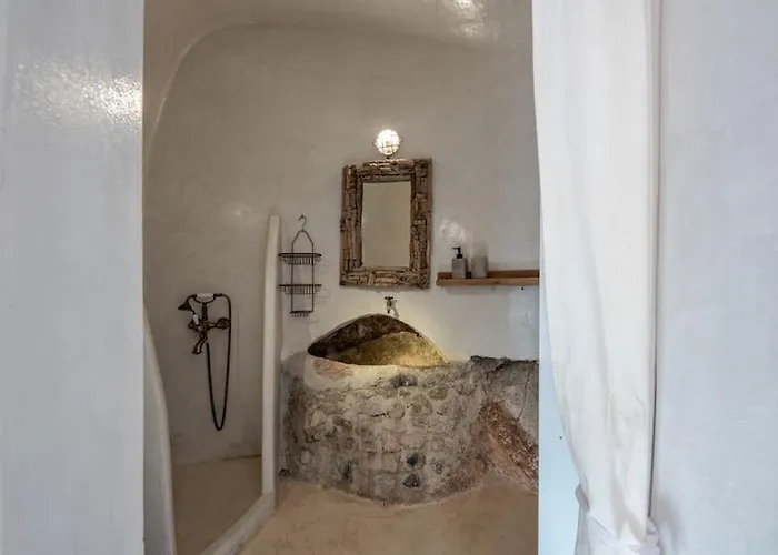 Tebeli * Emporio (Santorini)