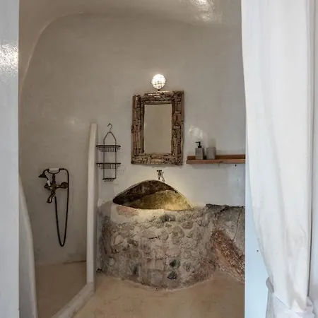 Tebeli * Emporio (Santorini)