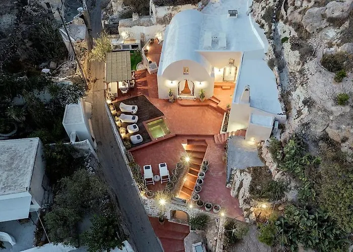 Tebeli * Emporio (Santorini)